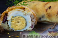Фото приготовления рецепта: Картофельный рулет с яйцом - шаг №15