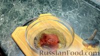 Фото приготовления рецепта: Запечённая курица, фаршированная яблоками, в томатно-медовом соусе-маринаде - шаг №2