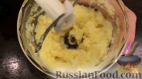 Фото приготовления рецепта: Рулет с черносливом и орехами, в медовой корочке - шаг №7