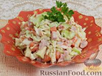 Фото к рецепту: Салат с копченой курицей и яблоком