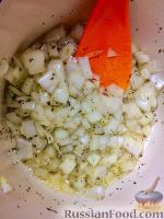 Фото приготовления рецепта: Овощной суп-пюре с перловой крупой, луком-пореем и шампиньонами - шаг №6