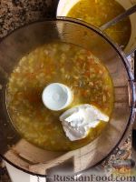 Фото приготовления рецепта: Овощной суп-пюре с перловой крупой, луком-пореем и шампиньонами - шаг №13