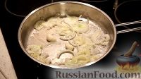Фото приготовления рецепта: Картофельные крокеты с лососем и сливочным кремом из зелёного горошка - шаг №3