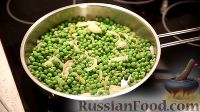 Фото приготовления рецепта: Картофельные крокеты с лососем и сливочным кремом из зелёного горошка - шаг №4
