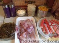 Фото приготовления рецепта: Салат с кальмарами и крабовыми палочками - шаг №1