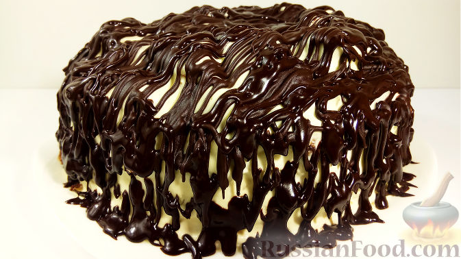 Торт Пинчер. Нежные коржи, пропитанные сметанным кремом и покрытые шоколадной глазурью