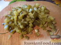 Фото приготовления рецепта: Постный салат "Оливье" с морской капустой и маслинами - шаг №4