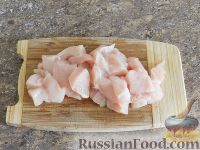 Фото приготовления рецепта: Куриное филе с пекинской капустой - шаг №3