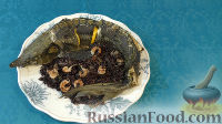 Фото приготовления рецепта: Конвертики из молодой капусты с сыром и ветчиной - шаг №5