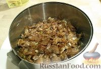 Фото приготовления рецепта: Салат "Сказка" (с грибами и курицей) - шаг №4