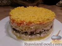 Фото приготовления рецепта: Салат с курицей, болгарским перцем, огурцом и сыром - шаг №3