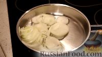 Фото приготовления рецепта: Куриная печень с луком и морковью - шаг №3