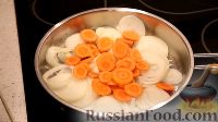 Фото приготовления рецепта: Куриная печень с луком и морковью - шаг №5