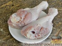Фото приготовления рецепта: Куриный бульон  с омлетными блинчиками - шаг №3