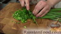 Фото приготовления рецепта: Салат из пекинской капусты, с мивиной - шаг №2