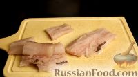 Фото приготовления рецепта: Минтай, запеченный в духовке под сырным соусом - шаг №2