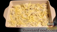 Фото приготовления рецепта: Минтай, запеченный в духовке под сырным соусом - шаг №10