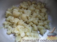 Фото приготовления рецепта: Салат из цветной капусты и яиц - шаг №5