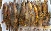 Фото приготовления рецепта: Вкуснейшая рыба горячего копчения - шаг №10