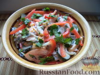 Фото к рецепту: Салат из говяжьего языка и свежих овощей