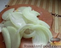 Фото приготовления рецепта: Салат из говяжьего языка и свежих овощей - шаг №6