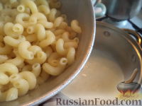 Фото приготовления рецепта: Суп молочный с макаронными изделиями - шаг №6