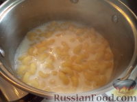 Фото приготовления рецепта: Суп молочный с макаронными изделиями - шаг №7