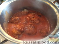 Фото приготовления рецепта: Фрикадельки с томатной подливкой - шаг №17