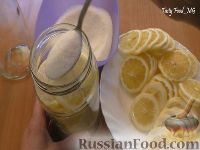 Фото приготовления рецепта: Лимончелло (сицилийский лимонный ликер) - шаг №7