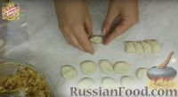 Фото приготовления рецепта: Вареники с капустой "Удачные" (без яиц) - шаг №4