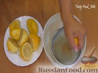 Фото приготовления рецепта: Тосты с творогом, орехами и клубникой - шаг №4
