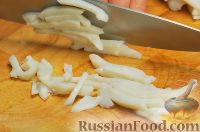 Фото приготовления рецепта: Салат из кальмаров и огурцов - шаг №2