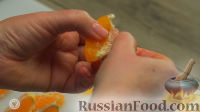 Фото приготовления рецепта: Оранжевый салат с мандаринами и хурмой - шаг №1