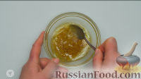 Фото приготовления рецепта: Оранжевый салат с мандаринами и хурмой - шаг №4