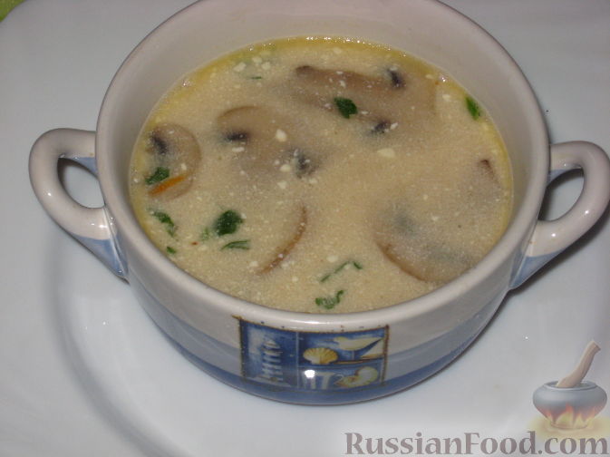 Суп с грибами, рисом и яйцом