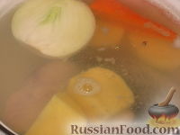 Фото приготовления рецепта: Рыба отварная с лимонным соусом и картофелем на гарнир - шаг №4