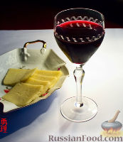 Фото приготовления рецепта: Вино из черноплодной рябины - шаг №8