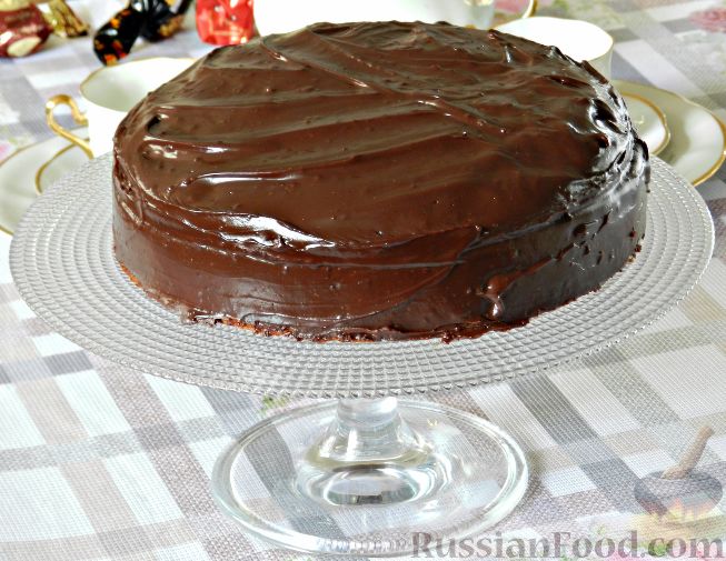 Бисквитный шоколадный торт с заварным кремом
