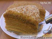 Фото приготовления рецепта: Торт "Медовый пух", или "Медовик" - шаг №25