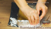 Фото приготовления рецепта: Стейк из молодой капусты (в духовке) - шаг №4
