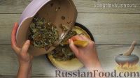 Фото приготовления рецепта: Киш с грибами и сыром - шаг №10