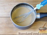 Фото приготовления рецепта: Волованы с марципаном и консервированными персиками, из слоёного теста "наоборот" - шаг №11