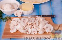 Фото приготовления рецепта: Закуска "Пеньки" из блинов с грибами, под соусом бешамель - шаг №14