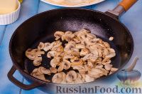 Фото приготовления рецепта: Закуска "Пеньки" из блинов с грибами, под соусом бешамель - шаг №15