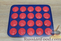 Фото приготовления рецепта: Кейк-попсы "Красный бархат" - шаг №8