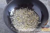 Фото приготовления рецепта: Куриные желудки, тушенные в соевом соусе - шаг №4
