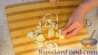 Фото приготовления рецепта: Заливной пирог-перевёртыш с фаршем и грибами - шаг №2