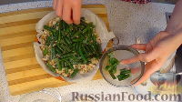 Фото приготовления рецепта: Заливной пирог-перевёртыш с фаршем и грибами - шаг №12