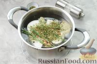Фото приготовления рецепта: Лапша с тушёнкой и овощами (на сковороде) - шаг №10