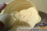 Фото приготовления рецепта: Сливочно-творожный крем с шоколадом - шаг №4